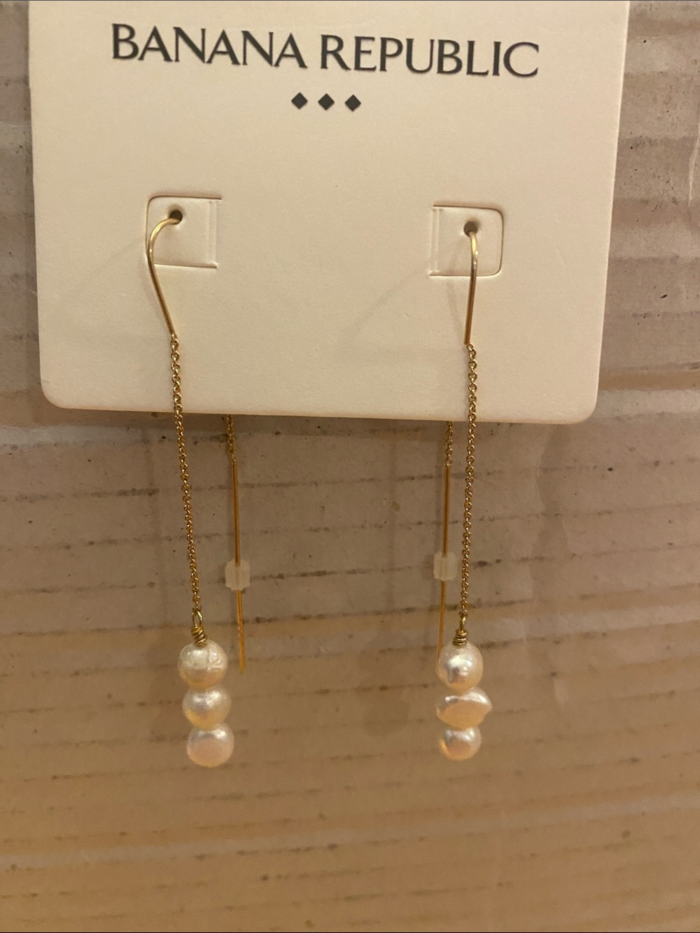 Banana Republic Gold Threader Earrings with White freshwater Pearls NWT